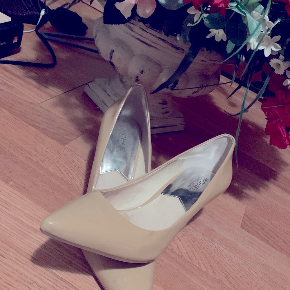 Keke Patent Leather Mid Pump